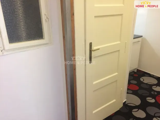 Pronájem obchodního prostoru, Praha - Žižkov, Biskupcova, 32 m2