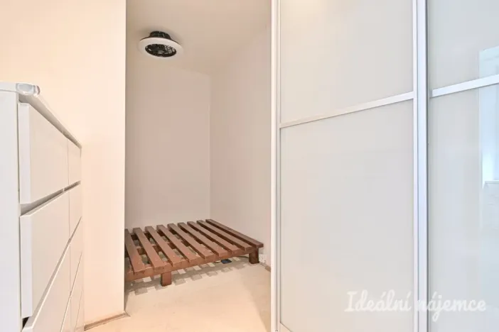 Pronájem bytu 1+1, Brno, Bratislavská, 40 m2