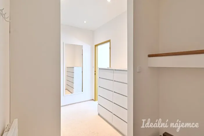 Pronájem bytu 1+1, Brno, Bratislavská, 40 m2