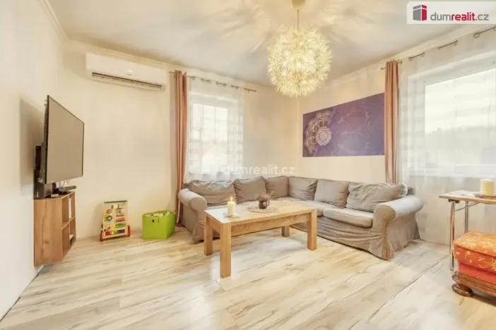 Prodej rodinného domu, Velichov, 300 m2