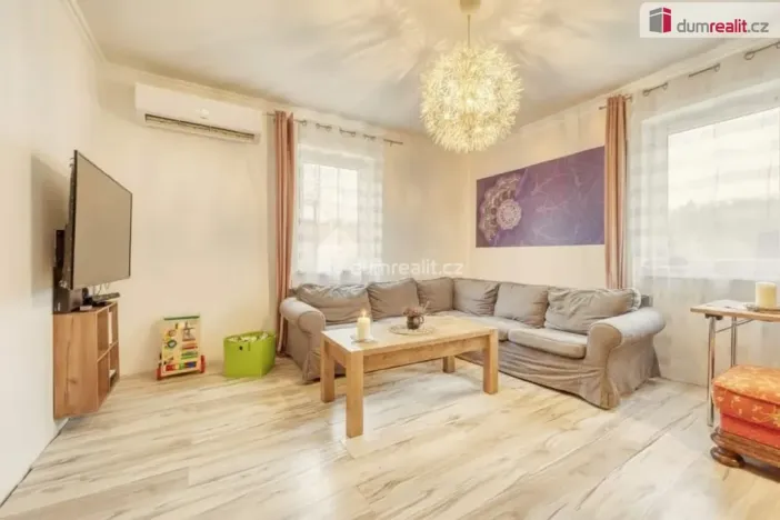 Prodej rodinného domu, Velichov, 300 m2