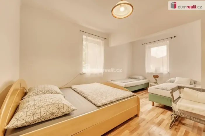 Prodej rodinného domu, Velichov, 300 m2