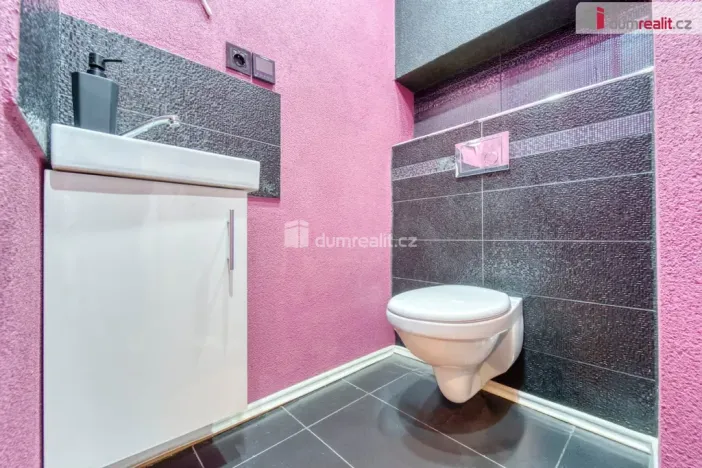 Prodej rodinného domu, Velichov, 300 m2