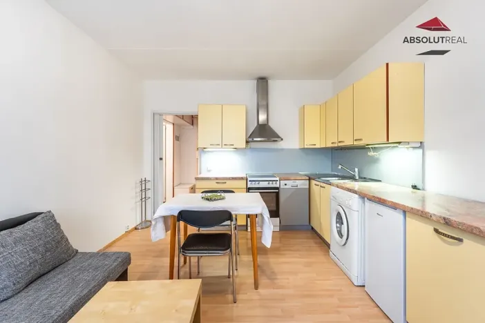 Pronájem bytu 2+kk, Brno, Bzenecká, 44 m2