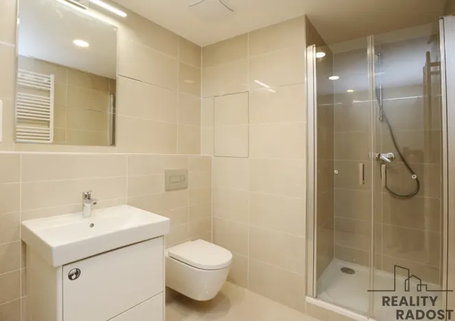 Pronájem bytu 1+kk, Praha - Záběhlice, Klapálkova, 43 m2