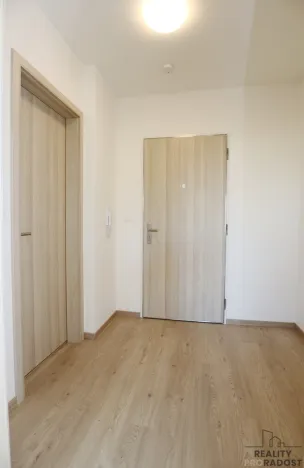 Pronájem bytu 1+kk, Praha - Záběhlice, Klapálkova, 43 m2