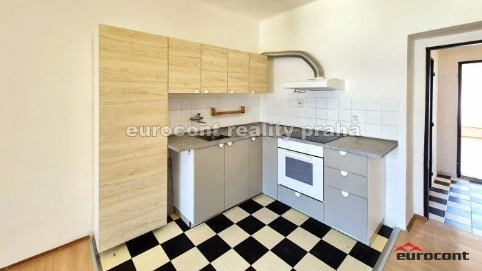 Pronájem bytu 2+kk, Praha, Cetyňská, 55 m2