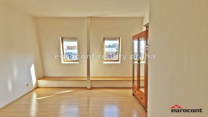 Pronájem bytu 2+kk, Praha, Cetyňská, 55 m2