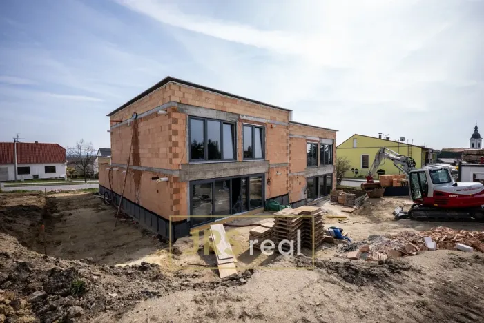 Prodej rodinného domu, Hrušovany nad Jevišovkou, 216 m2