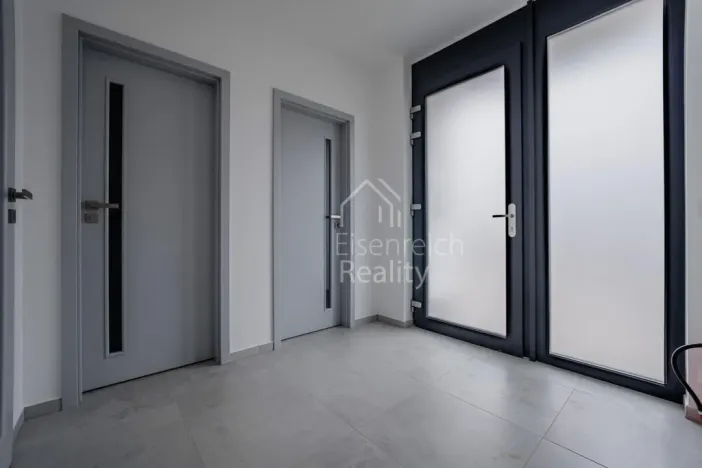 Prodej bytu 3+kk, Hradec Králové - Slatina, Pod Spáleníkem, 84 m2