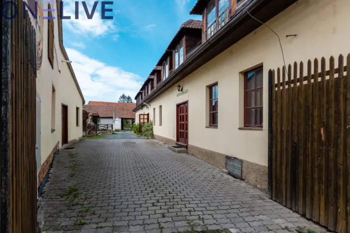 Prodej ubytování, Starý Plzenec, Masarykovo náměstí, 480 m2