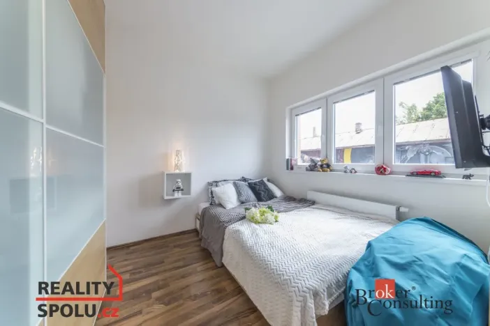 Pronájem bytu 1+kk, Praha - Modřany, K Vystrkovu, 36 m2