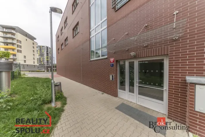 Pronájem bytu 1+kk, Praha - Modřany, K Vystrkovu, 36 m2