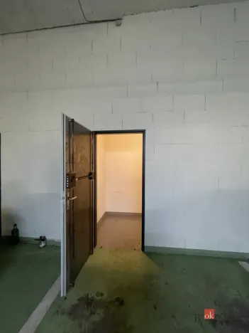 Prodej garážového stání, Praha - Hloubětín, Modrého, 12 m2