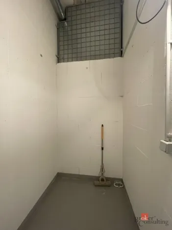 Prodej garážového stání, Praha - Hloubětín, Modrého, 12 m2