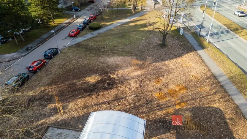 Pronájem komerčního pozemku, Hradec Králové, 542 m2