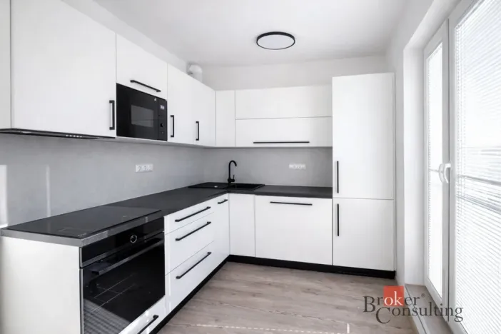 Pronájem bytu 2+kk, Pardubice - Ohrazenice, U Sportovní školy, 49 m2