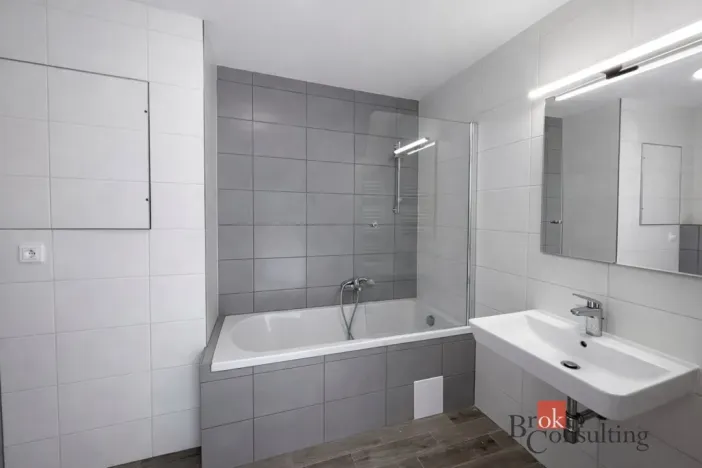 Pronájem bytu 2+kk, Pardubice - Ohrazenice, U Sportovní školy, 49 m2