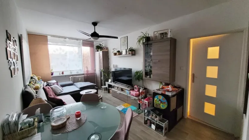 Pronájem bytu 2+kk, Praha - Hostivař, Kozmíkova, 46 m2