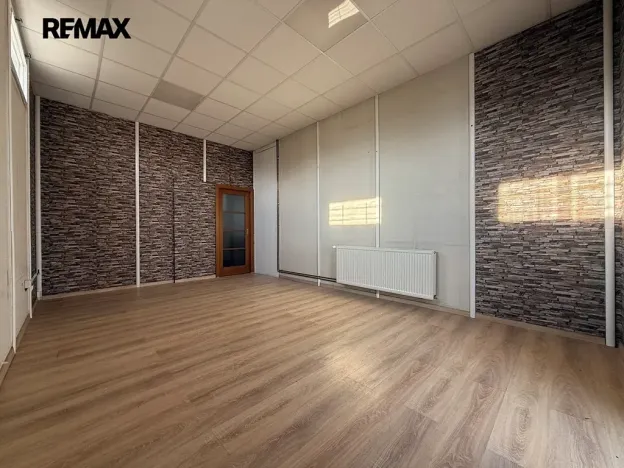 Pronájem obchodního prostoru, Plzeň, Rokycanská, 56 m2