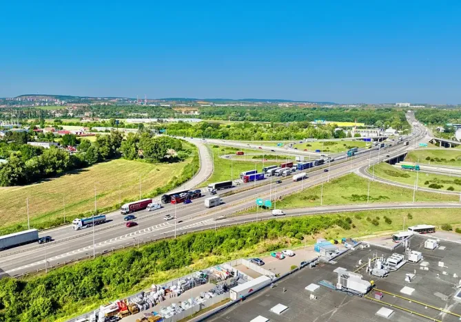 Prodej komerčního pozemku, Brno, Hněvkovského, 10000 m2