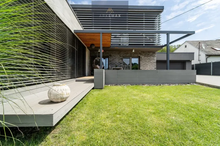 Prodej rodinného domu, Žabeň, 410 m2