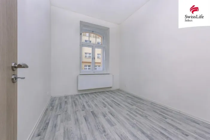 Pronájem bytu 2+kk, Pardubice, Nerudova, 30 m2