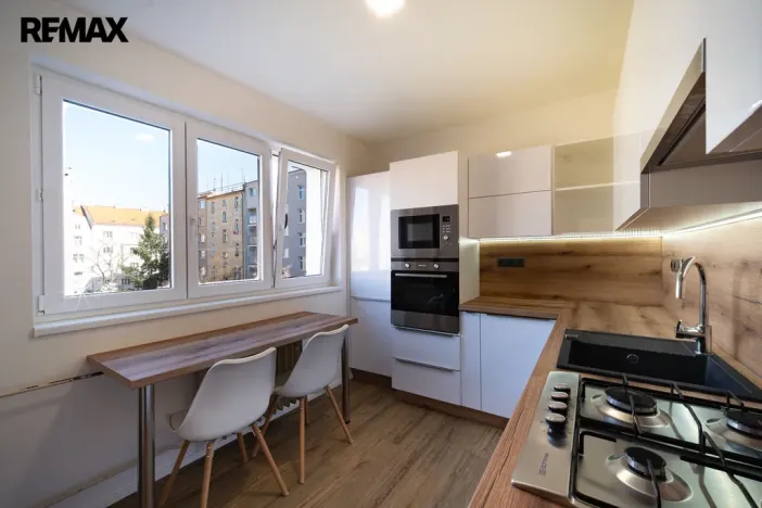 Pronájem bytu 2+1, Praha - Strašnice, Mrštíkova, 67 m2