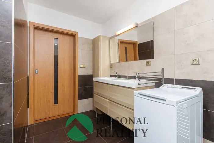 Prodej bytu 2+kk, Pardubice, Sladkovského, 58 m2