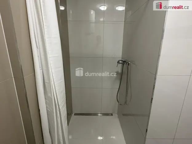 Pronájem atypického bytu, Praha - Běchovice, Podnikatelská, 14 m2