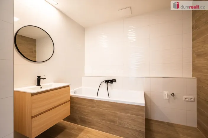 Pronájem bytu 2+kk, České Budějovice - České Budějovice 2, U Boru, 77 m2