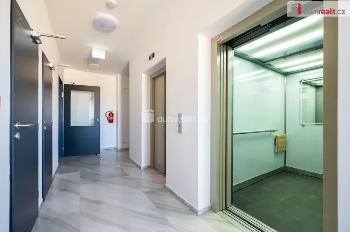 Pronájem bytu 2+kk, České Budějovice - České Budějovice 2, U Boru, 77 m2