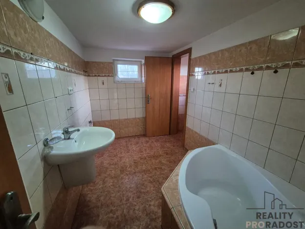 Pronájem bytu 2+1, Návsí, 75 m2