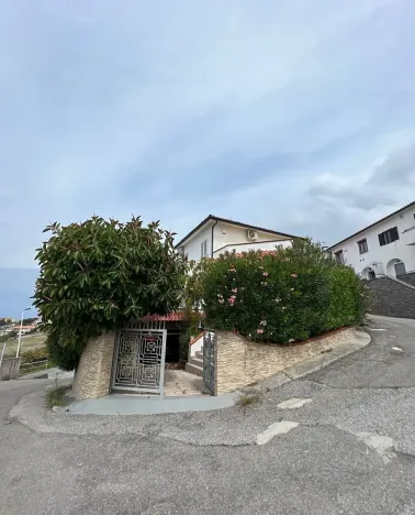 Prodej vily, Scalea, Itálie, 133000 m2