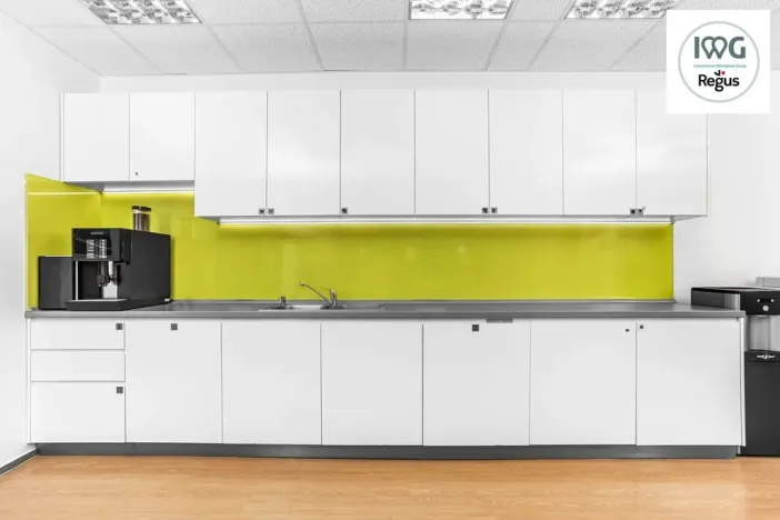 Pronájem kanceláře, Praha - Holešovice, Dělnická, 50 m2