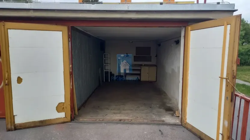 Pronájem garáže, Praha, Na Chodovci, 17 m2
