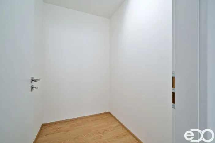 Prodej bytu 2+kk, Praha - Hrdlořezy, Mezilehlá, 65 m2