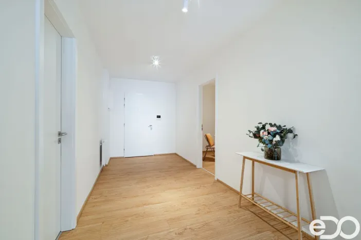 Prodej bytu 2+kk, Praha - Hrdlořezy, Mezilehlá, 65 m2