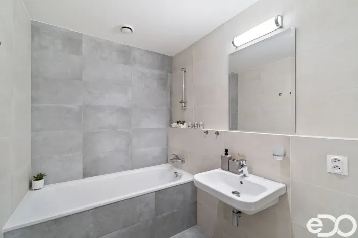 Prodej bytu 2+kk, Praha - Hrdlořezy, Mezilehlá, 65 m2