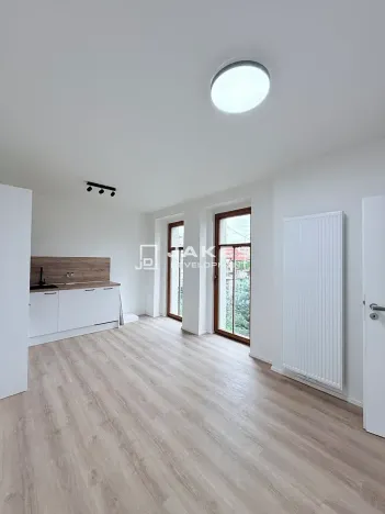 Pronájem bytu 2+kk, Praha - Liboc, Jenečská, 34 m2
