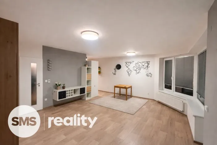 Pronájem bytu 1+kk, Brno - Židenice, Bělohorská, 40 m2