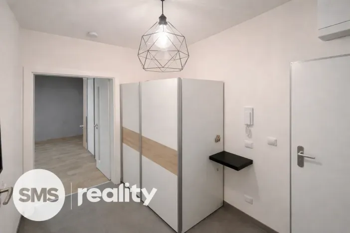 Pronájem bytu 1+kk, Brno - Židenice, Bělohorská, 40 m2