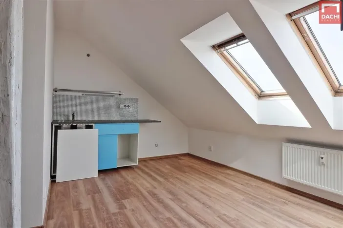Pronájem bytu 1+kk, Olomouc, Zeyerova, 19 m2