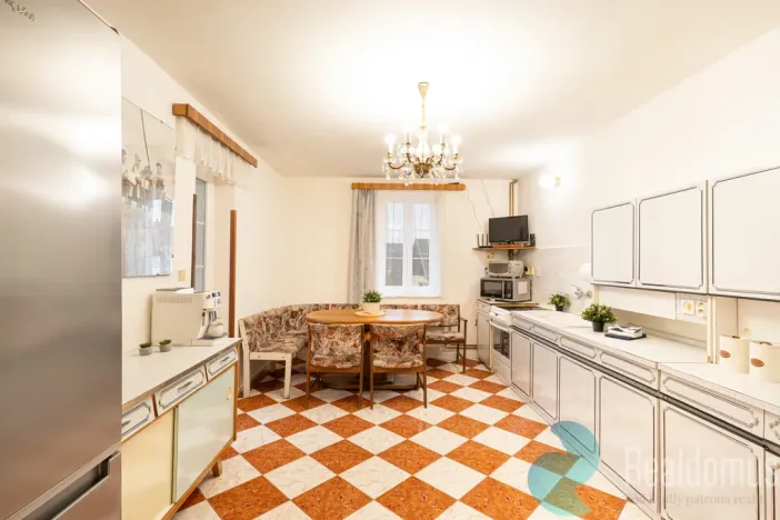 Prodej rodinného domu, Český Krumlov, Hřbitovní, 270 m2