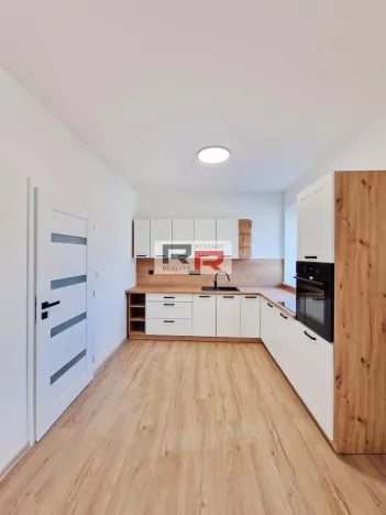 Pronájem bytu 2+kk, Šternberk, Uničovská, 75 m2