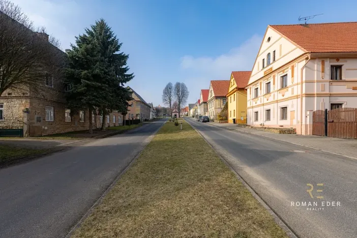 Prodej vícegeneračního domu, Chotiněves, 495 m2