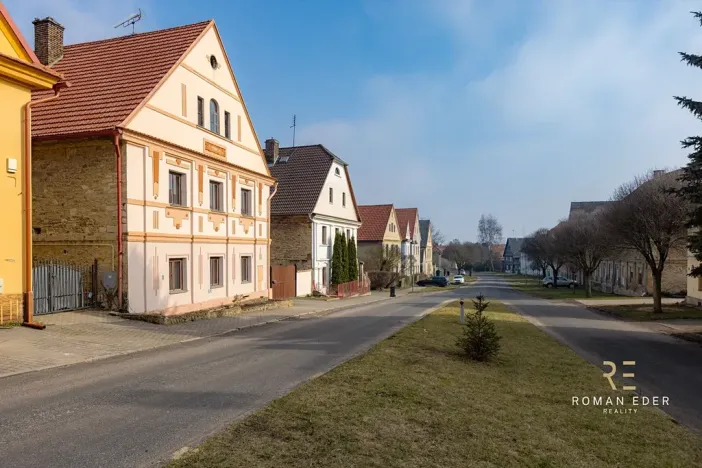 Prodej vícegeneračního domu, Chotiněves, 495 m2