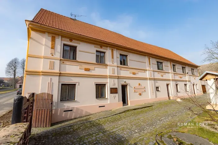 Prodej vícegeneračního domu, Chotiněves, 495 m2