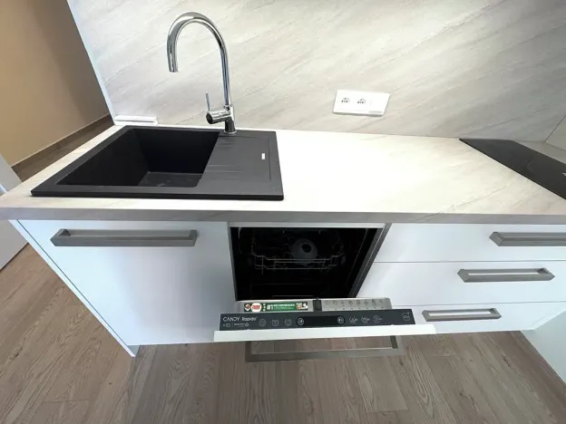 Pronájem bytu 1+kk, Praha - Vysočany, Poděbradská, 30 m2