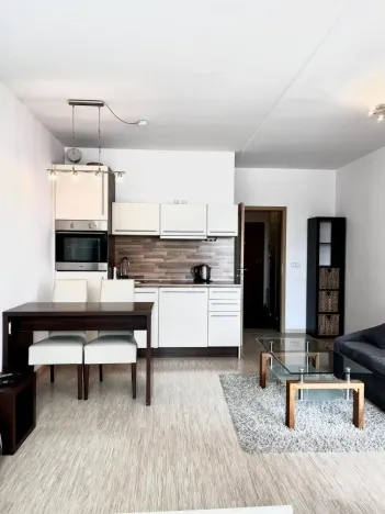 Pronájem bytu 1+kk, Praha - Modřany, Vorařská, 41 m2